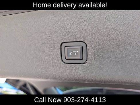 Used 2023 Chevrolet Traverse RS FWD image 31
