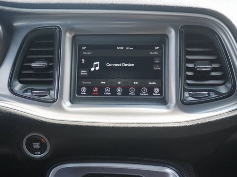 Used 2022 Dodge Challenger SXT image 18