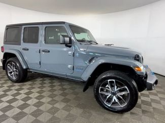 Used 2024 Jeep Wrangler Unlimited w/ Convenience Group AWD/4WD video 2