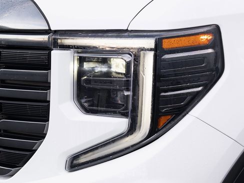 Used 2023 GMC Sierra 1500 AT4 w/ Technology Package image 24