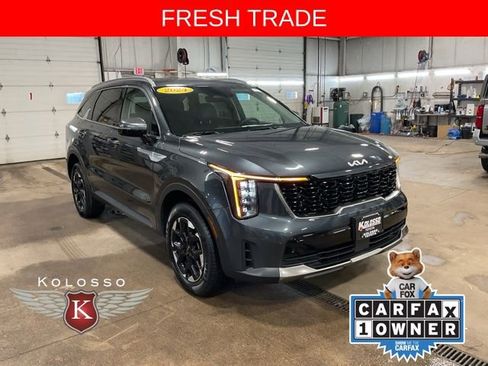 Used 2024 Kia Sorento S image 1