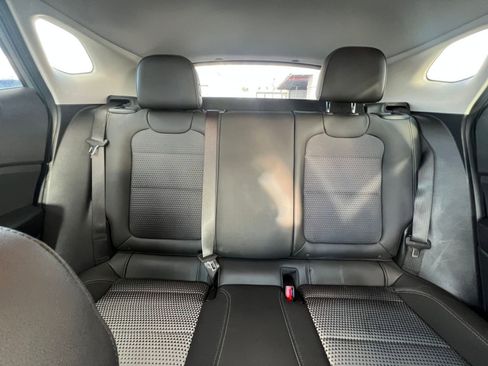 Used 2025 Chevrolet Trax LT FWD image 38