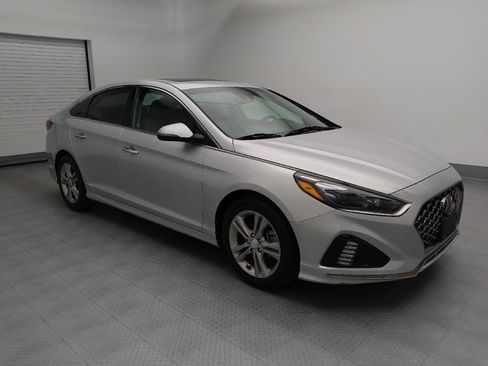 Used 2018 Hyundai Sonata Limited image 11
