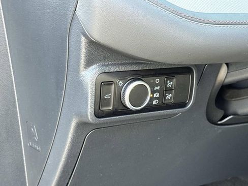 Used 2025 Ford Explorer Active image 30