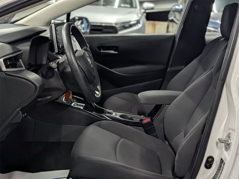 Used 2021 Toyota Corolla LE image 13