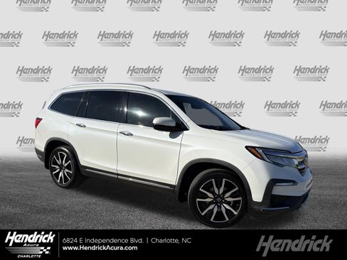 Used 2020 Honda Pilot Touring image 1