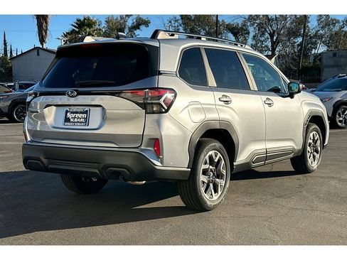 Used 2026 Subaru Forester Premium AWD/4WD image 3