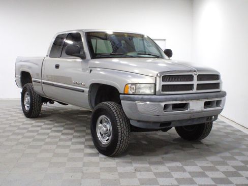 Used 1998 Dodge Ram 2500 Truck 4x4 Quad Cab image 1