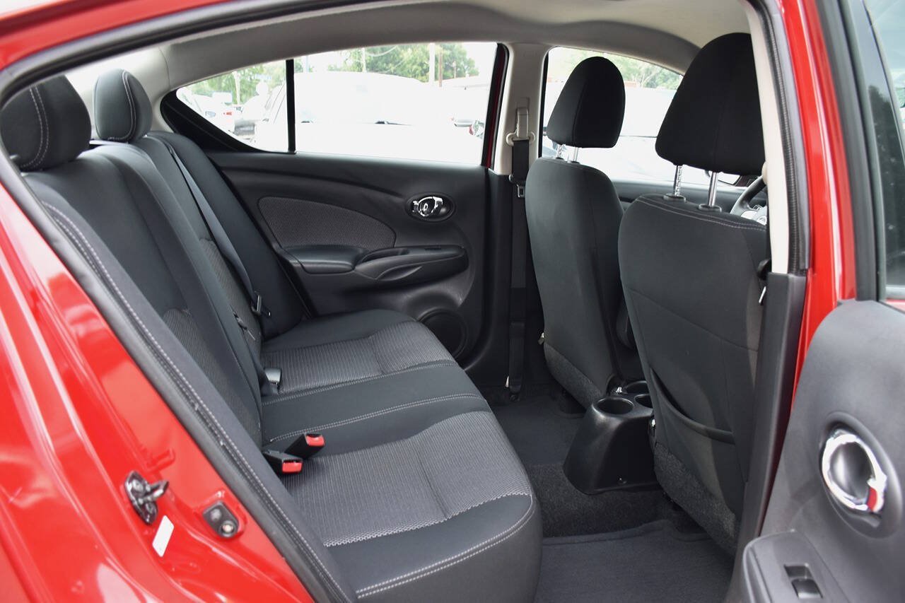 Used 2014 Nissan Versa SV FWD image 14