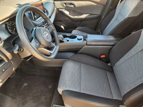 Used 2023 Nissan Rogue SV AWD/4WD image 9