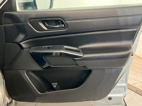 Used 2025 Nissan Pathfinder SV AWD/4WD image 24