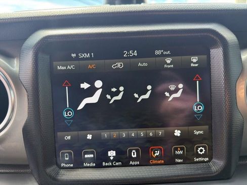 Used 2018 Jeep Wrangler Unlimited Sahara AWD/4WD image 30