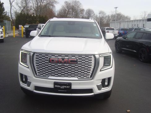 Used 2024 GMC Yukon Denali w/ Max Trailering Package image 2