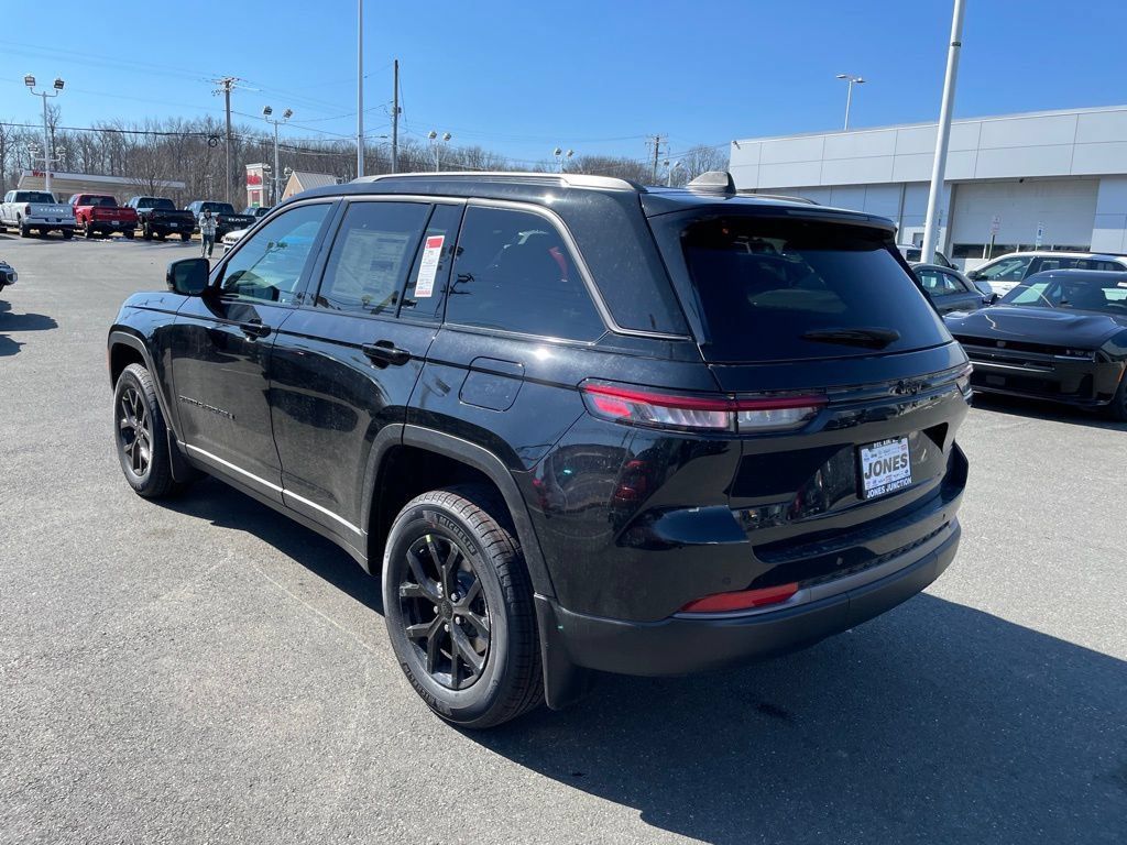 New 2026 Jeep Grand Cherokee Altitude AWD/4WD image 5
