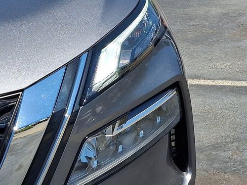 Used 2023 Nissan Rogue SV AWD/4WD image 9