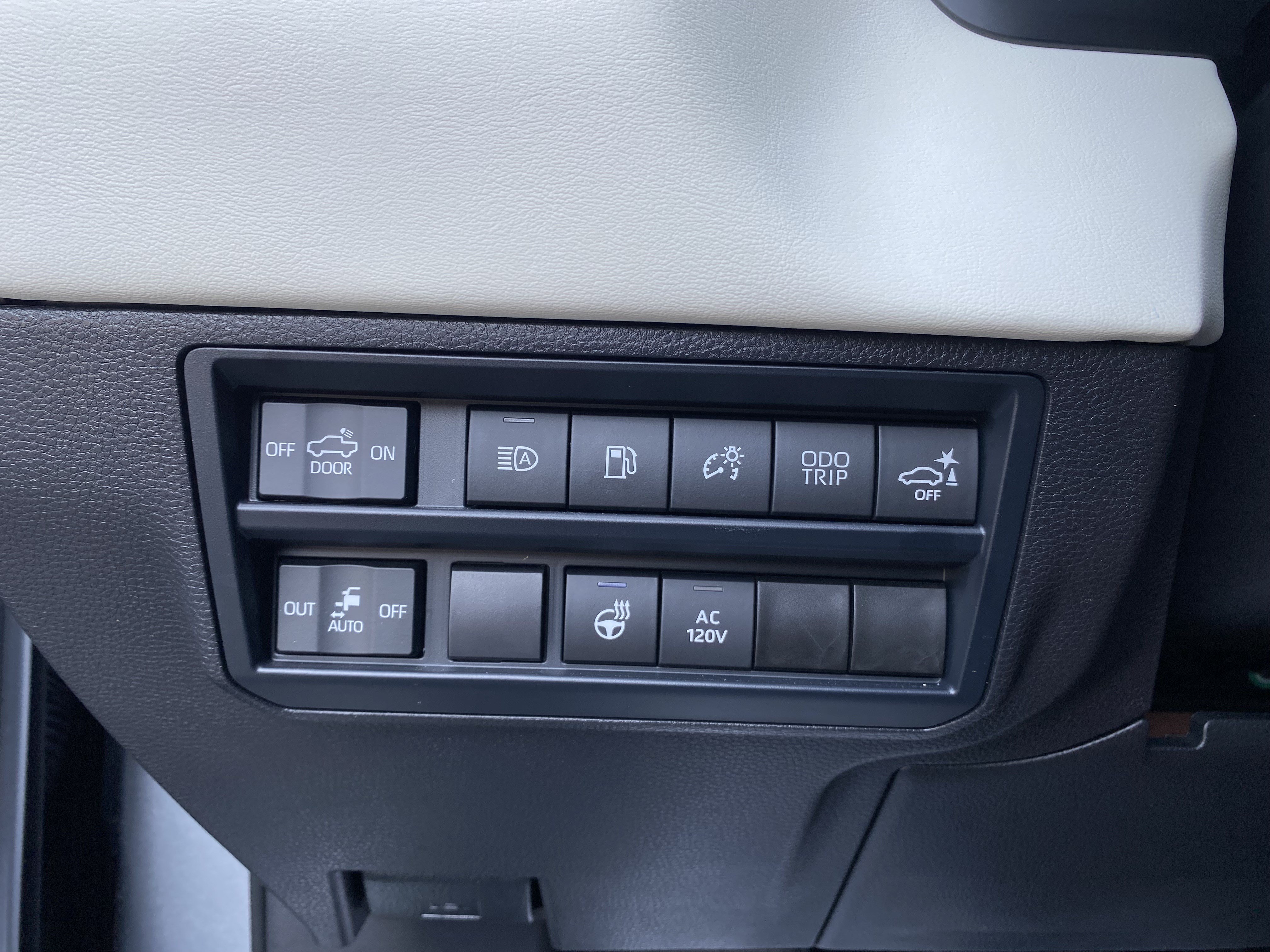 Used 2024 Toyota Tundra Capstone AWD/4WD image 18
