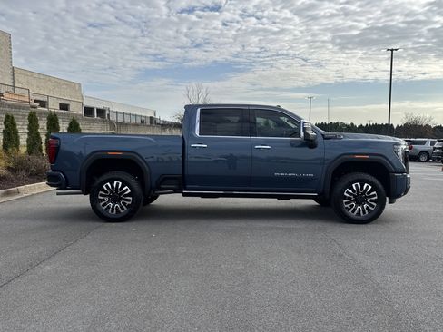 New 2026 GMC Sierra 2500 Denali Ultimate image 11