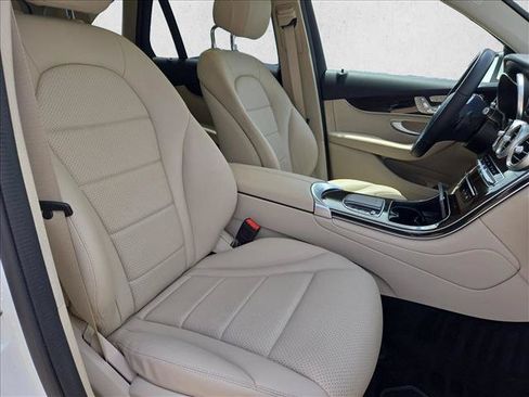 Used 2022 Mercedes-Benz GLC 300 image 19