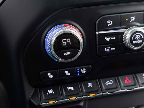 Used 2019 GMC Sierra 1500 AT4 w/ AT4 Premium Package AWD/4WD image 24