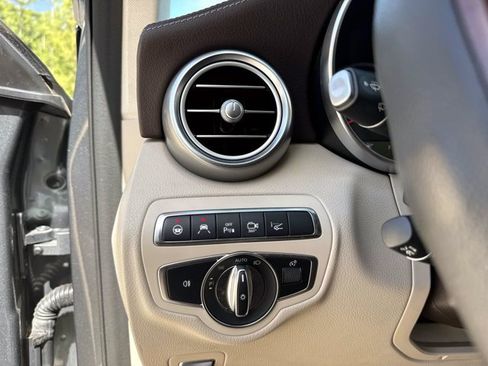 Used 2018 Mercedes-Benz GLC 300 image 35