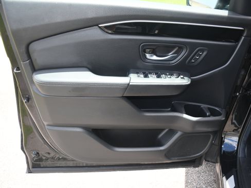 Certified 2025 Honda Pilot EX-L image 9