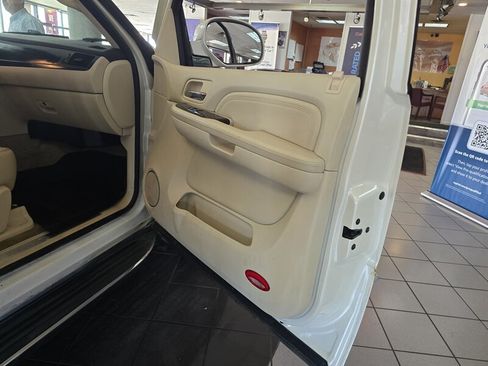 Used 2008 Cadillac Escalade ESV AWD image 15