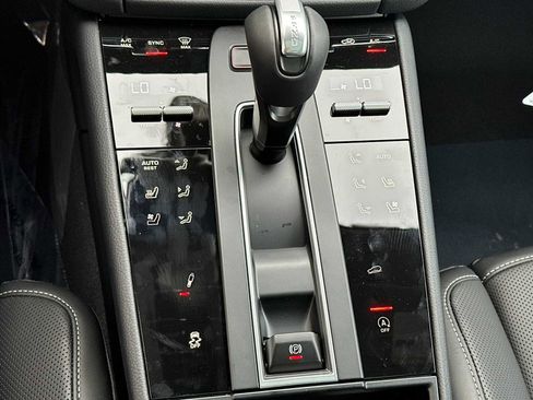 New 2026 Porsche Macan Turbo AWD/4WD image 21