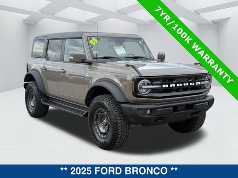 Certified 2025 Ford Bronco Outer Banks w/ Sasquatch Package image 2