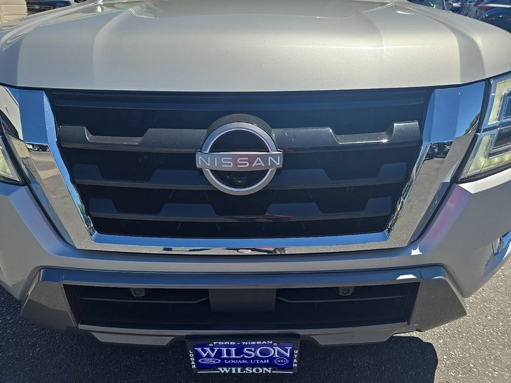 Used 2024 Nissan Armada SL w/ Captain's Chairs Package AWD/4WD image 33