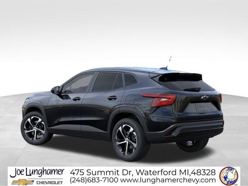 New 2026 Chevrolet Trax RS w/ Driver Confidence Package FWD image 3