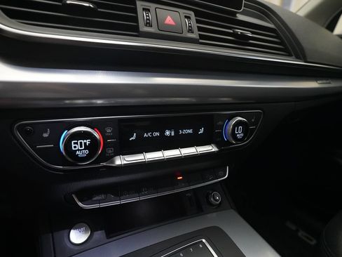Used 2019 Audi Q5 2.0T Premium Plus AWD/4WD image 22
