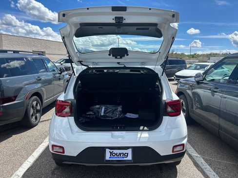 New 2026 Hyundai Venue SEL image 28