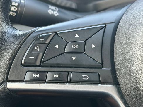 Certified 2025 Nissan Sentra SV FWD image 18