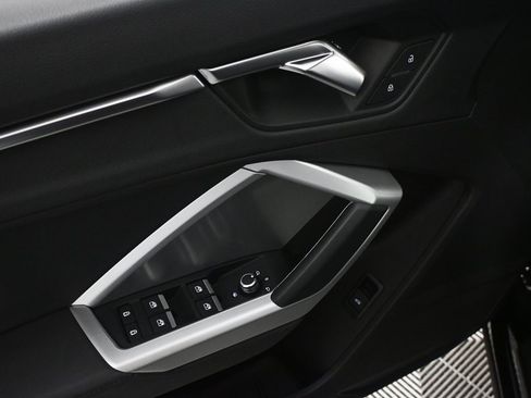 Used 2020 Audi Q3 2.0T Premium w/ Convenience Package image 8