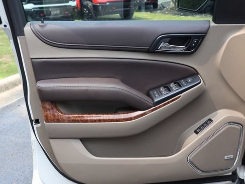 Used 2017 Chevrolet Suburban Premier AWD/4WD image 18
