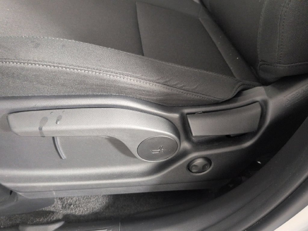Used 2025 Hyundai Santa Fe SE FWD image 27
