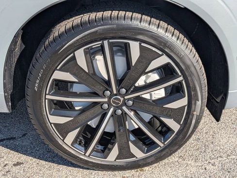 New 2026 Volvo XC60 T8 Ultra w/ Protection Package Premier image 11