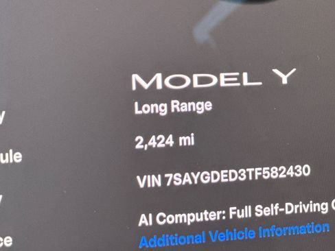Used 2026 Tesla Model Y 2WD image 29
