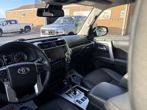 Used 2020 Toyota 4Runner Limited AWD/4WD image 22