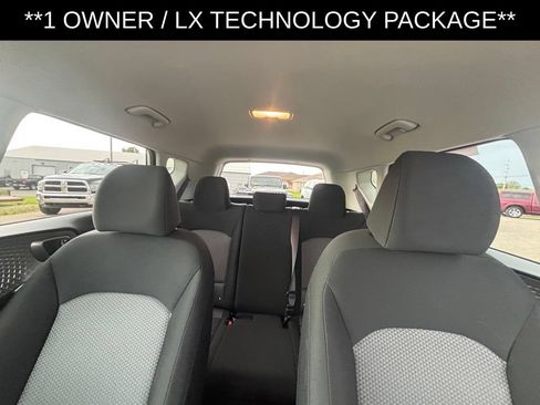 Used 2025 Kia Soul LX w/ LX Technology Package FWD image 15