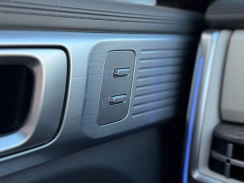 Used 2024 Hyundai Santa Fe Limited image 20