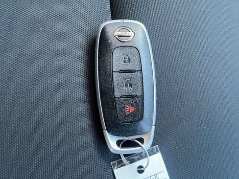 Used 2023 Nissan Rogue S AWD/4WD image 24