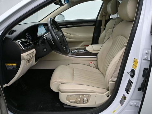 Used 2019 Genesis G90 5.0 Ultimate image 9