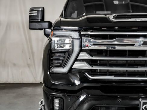 Used 2025 Chevrolet Silverado 3500 High Country w/ Technology Package AWD/4WD image 41