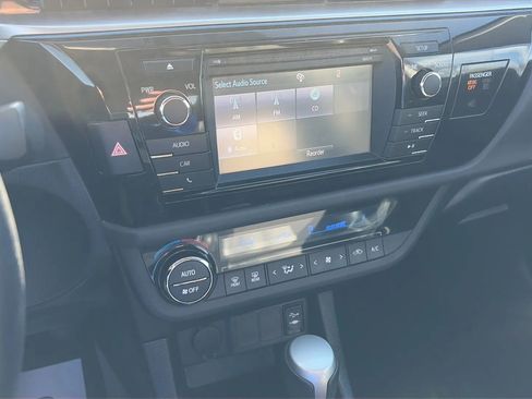 Used 2016 Toyota Corolla S image 20