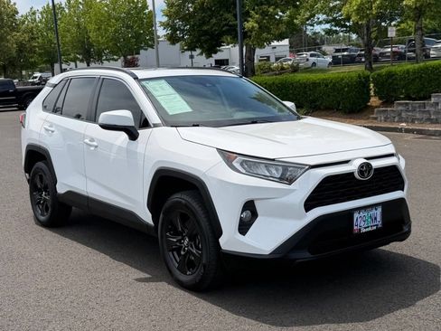 Used 2021 Toyota RAV4 XLE w/ Convenience Package AWD/4WD image 2