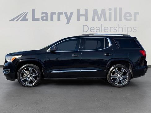 Used 2017 GMC Acadia Denali w/ Technology Package FWD image 2