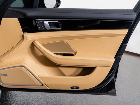 Used 2022 Porsche Panamera 4 Platinum Edition image 52