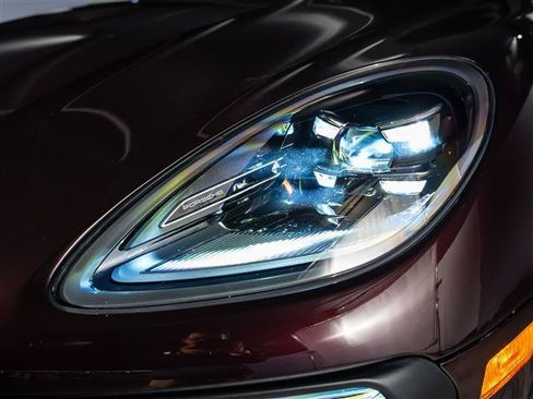 Certified 2026 Porsche Macan AWD/4WD image 12