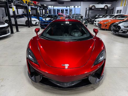Used 2018 McLaren 570S Spider image 22